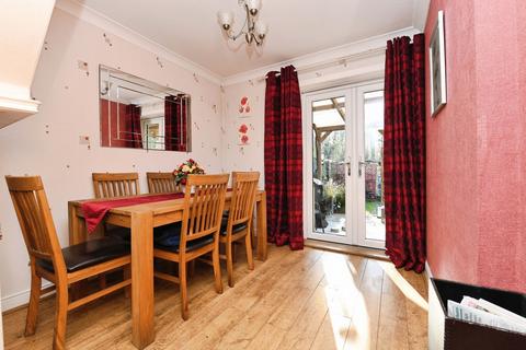 3 bedroom end of terrace house for sale, Blackmores, BASILDON, Essex, SS15