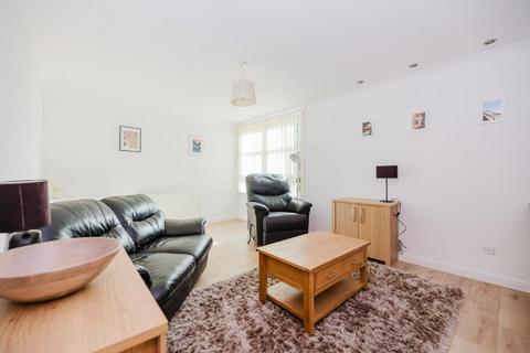 undefined, 0427L Lochend Road, Edinburgh, EH7 6ES