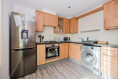 undefined, 0427L Lochend Road, Edinburgh, EH7 6ES