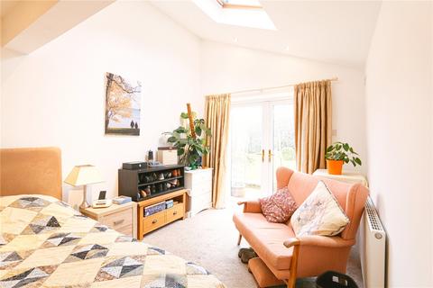 2 bedroom bungalow for sale, Hawthorn Road, Manchester M34