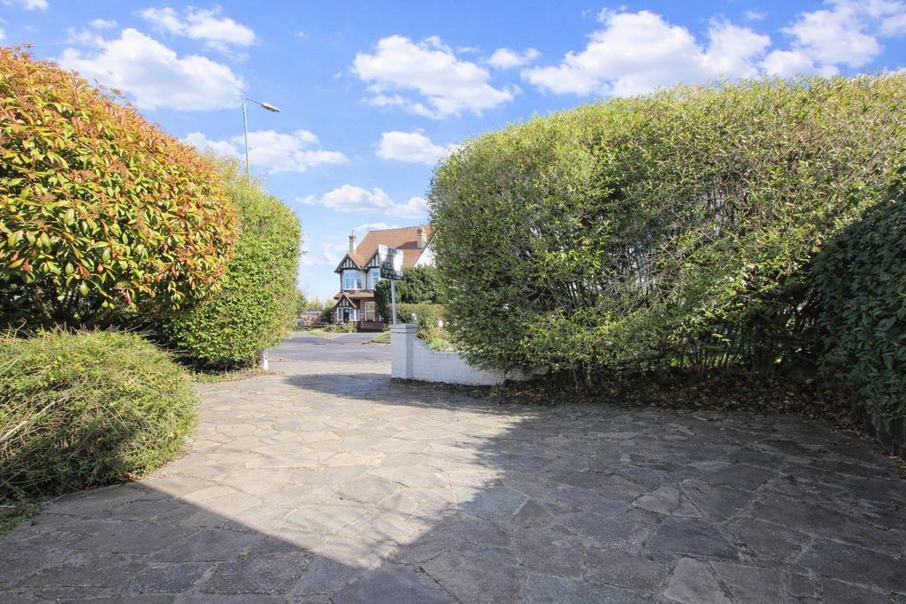 Driveway.jpg