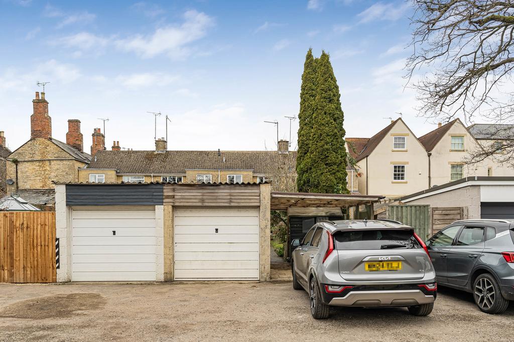 Garage & Car Port