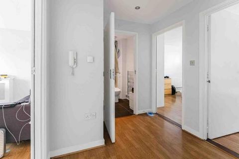 3 bedroom house share to rent, Roman Way (Ami), London N7