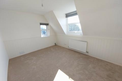 2 bedroom flat to rent, Edenbridge, Kent, TN8