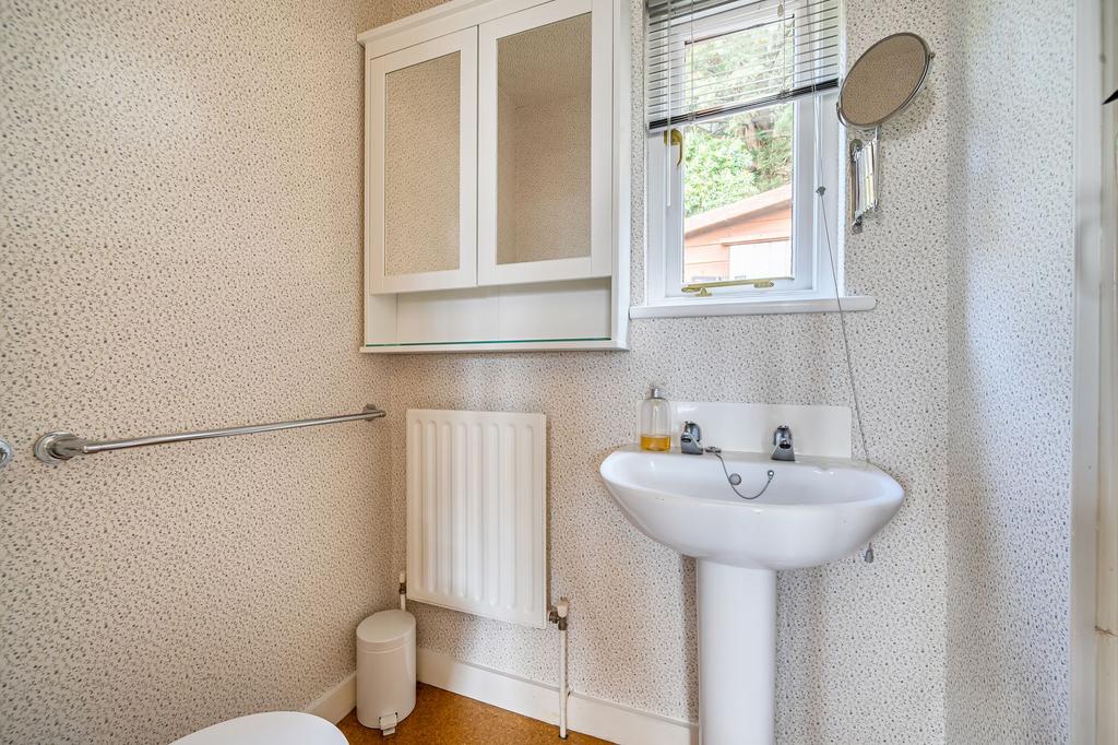 Studio Shower Room