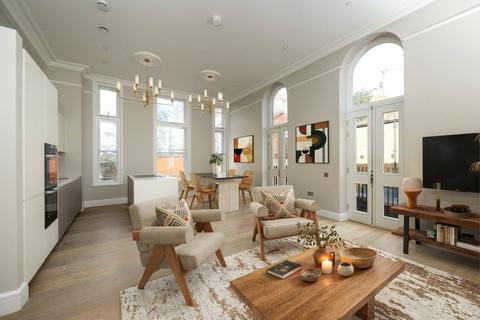 undefined, Richmond Square, Kew Foot Road, Richmond, Surrey, TW9