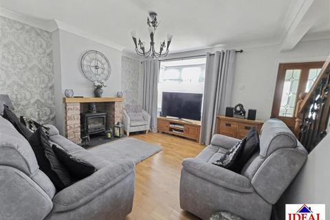3 bedroom semi-detached house for sale, Doncaster Lane, Woodlands, Doncaster