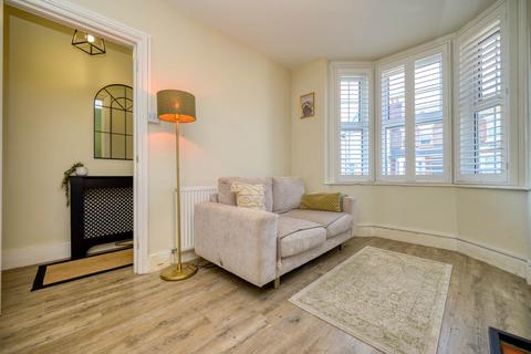 2 bedroom terraced house for sale, Briants Avenue, Reading RG4