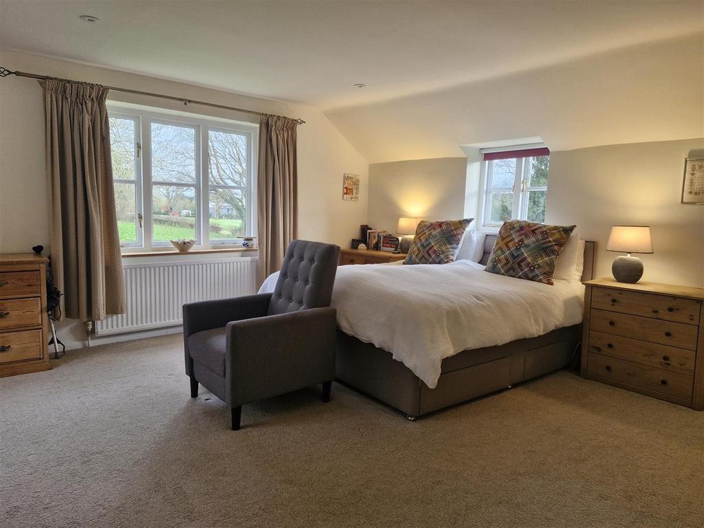 Master bedroom 1.jpg