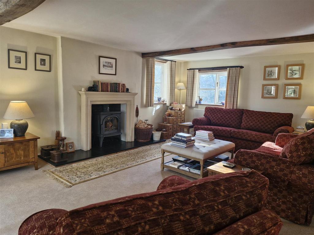 Livingroom.jpg
