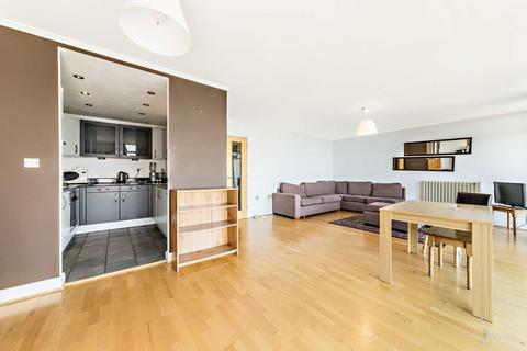 2 bedroom flat to rent, Hanover Avenue, London E16