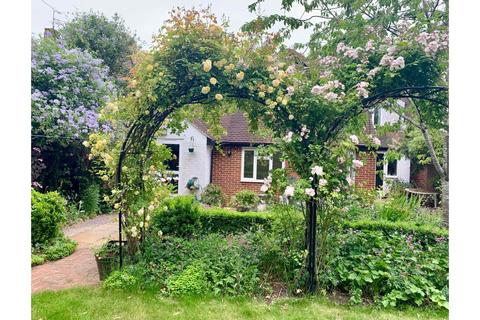 4 bedroom detached house for sale, Beech Lane, Reading, RG6