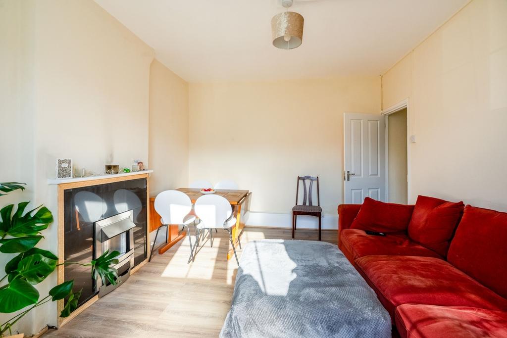 Living Room (2)