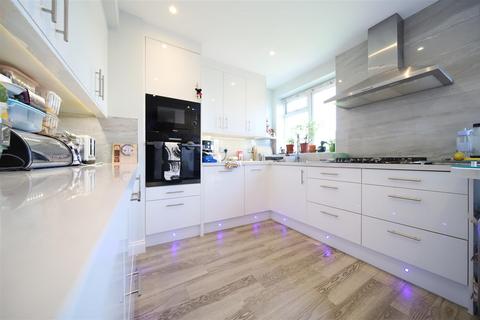 5 bedroom semi-detached house for sale, Tynemouth Drive, Enfield