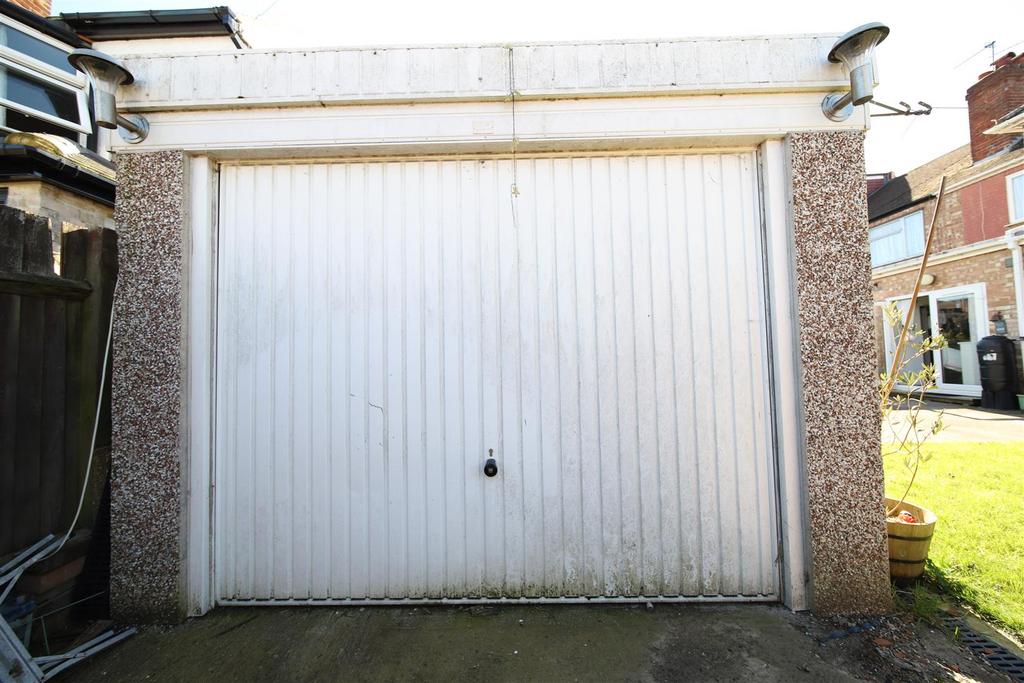 Garage.JPG