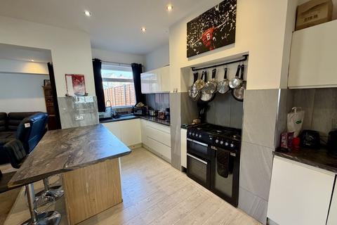 6 bedroom end of terrace house for sale, Chatsworth Avenue, Bispham FY2