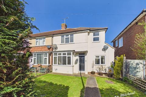 3 bedroom end of terrace house for sale, Weedon Road, Aylesbury