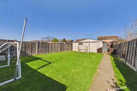 3 bedroom end of terrace house for sale, Weedon Road, Aylesbury