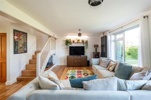undefined, Charm Close, Horley