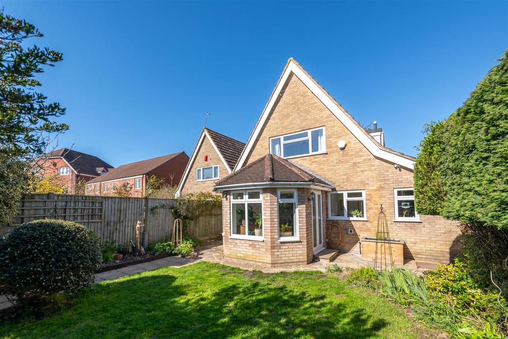 12 Charm Close externals-8.jpg