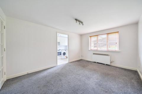 1 bedroom flat to rent, Ashdown Close, Woking, GU22