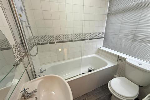 2 bedroom flat to rent, Brookland Terrace, North Shields, Tyne and Wear