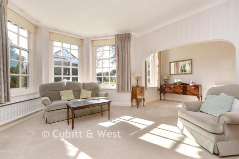 2 bedroom ground floor flat for sale, St. Paul's Road West, Dorking, Surrey
