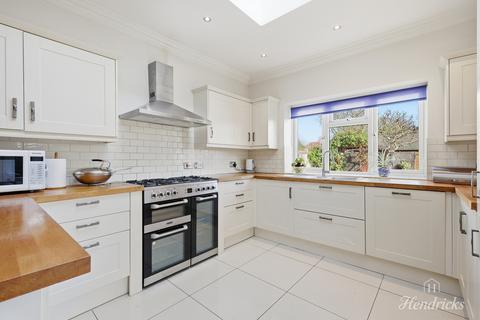 4 bedroom detached house for sale, The Broadway, Southend-on-sea, SS1 3