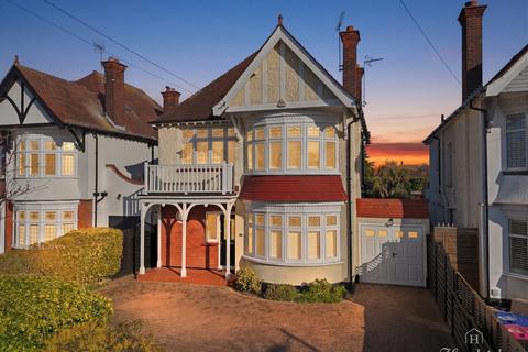 4 bedroom detached house for sale, The Broadway, Southend-on-sea, SS1 3