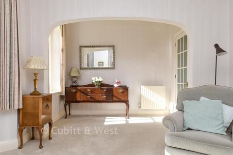 2 bedroom ground floor flat for sale, Highmeadow House, Dorking RH4