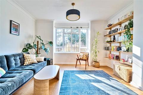 2 bedroom flat for sale, Watts Road, Thames Ditton, KT7