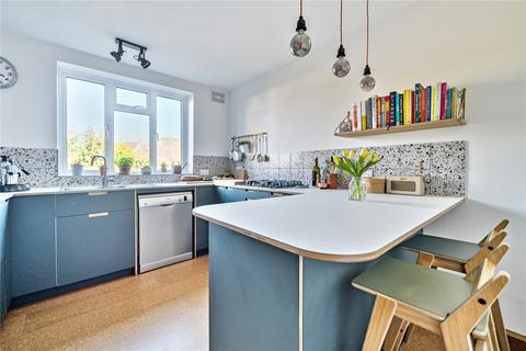 2 bedroom flat for sale, Watts Road, Thames Ditton, KT7