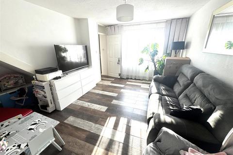 3 bedroom house to rent, Pelham Court, Bridgwater TA6