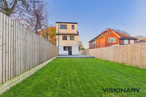 3 bedroom semi-detached house for sale, 71 Cannock Road, Burntwood