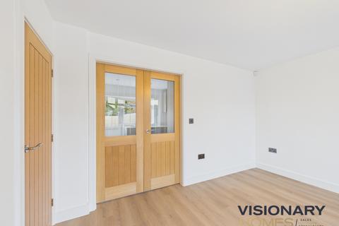 3 bedroom semi-detached house for sale, 71 Cannock Road, Burntwood