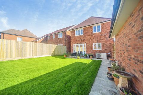 3 bedroom detached house for sale, The Glades, Locks Heath, Southampton, Hampshire, SO31