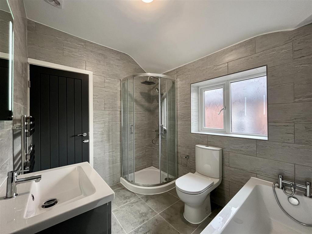 Bathroom Aspect 2