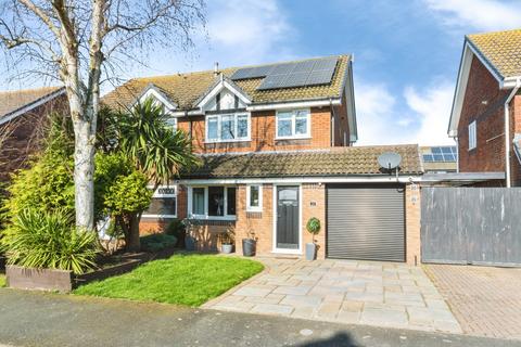 Rowntree Avenue, Fleetwood, FY7