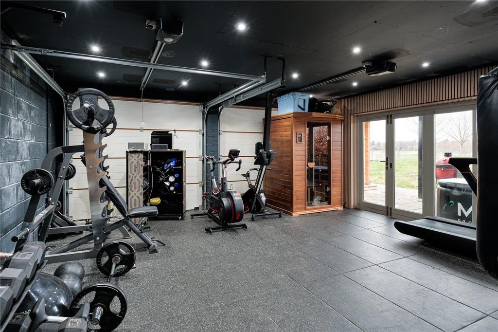 Gym/Garage