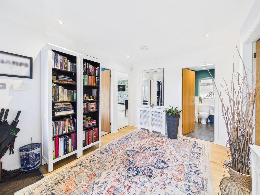 CAM04899 G0-PR0303-STILL009.jpg