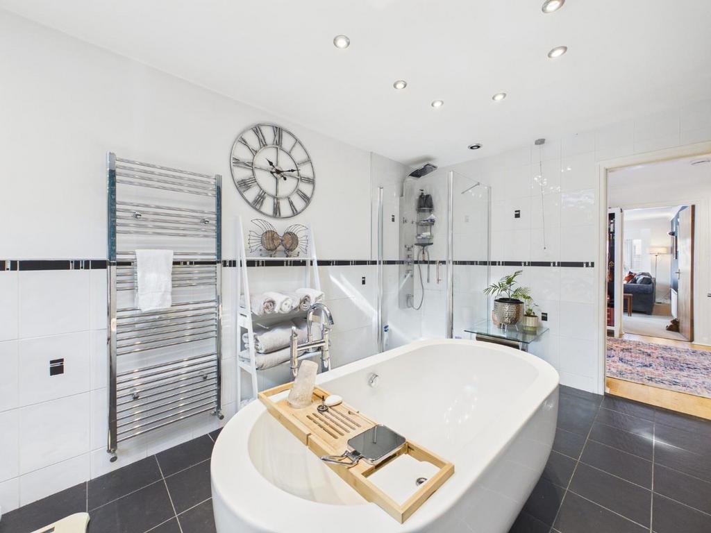 CAM04899 G0-PR0303-STILL012.jpg