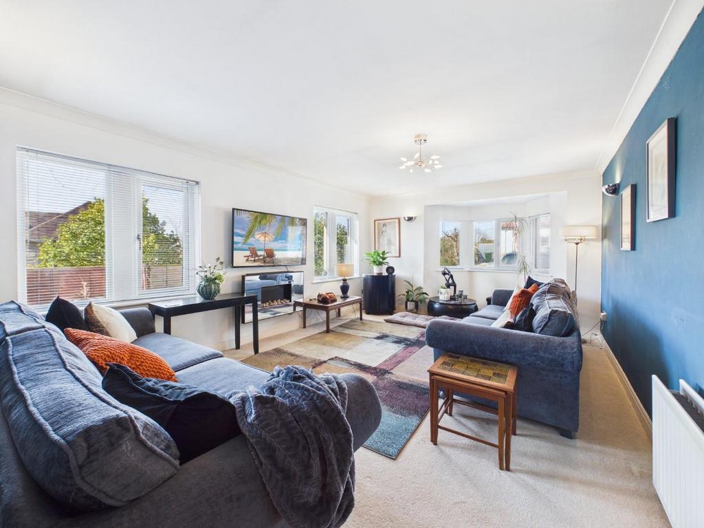 CAM04899 G0-PR0303-STILL013.jpg