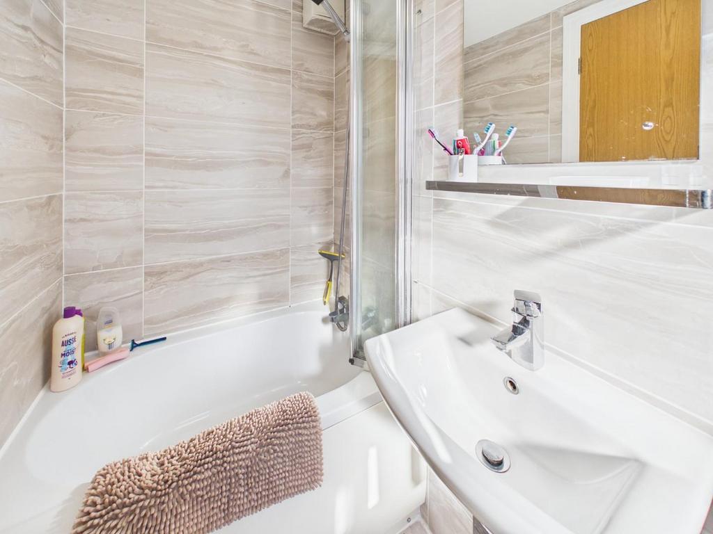 CAM04899 G0-PR0303-STILL003.jpg