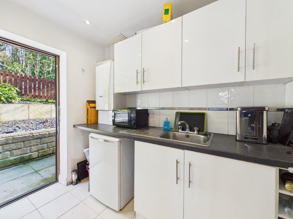 CAM04899 G0-PR0303-STILL017.jpg