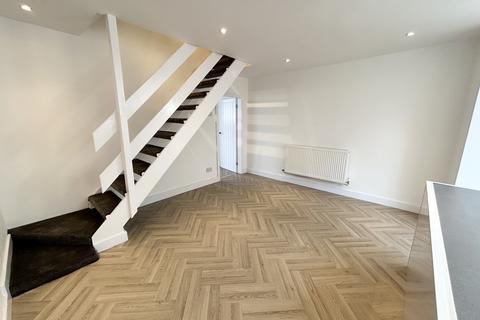 2 bedroom terraced house to rent, Harriet Street, Manchester, M28