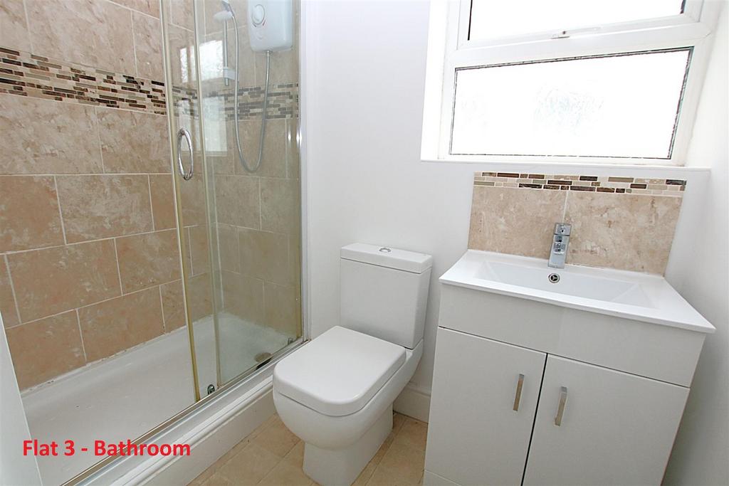 3 - Bathroom.jpg