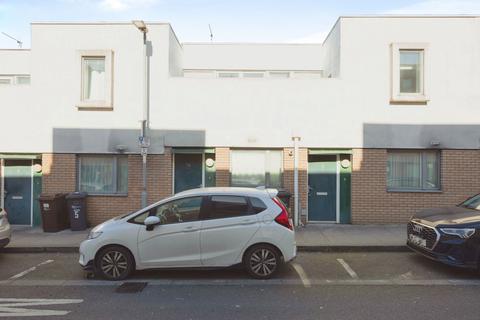 1 bedroom flat for sale, Church Road, Barking, IG11
