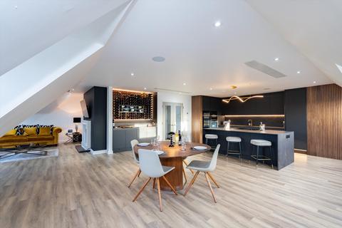 undefined, White Lion Gate, Cobham, Surrey, KT11
