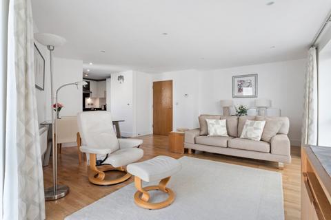 2 bedroom apartment to rent, Grant House