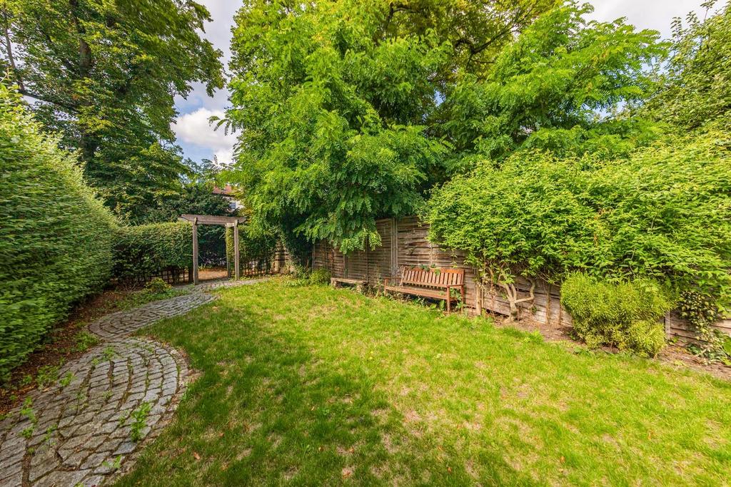 .Front Garden (1).jpg